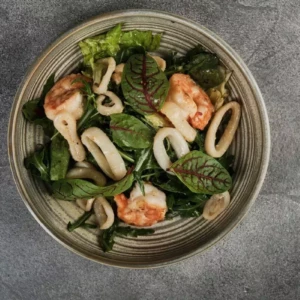 Салат с морепродуктами